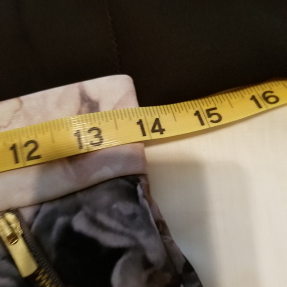 H&M pink and gray floral skirts.  Reposh. - Picture 4 of 7